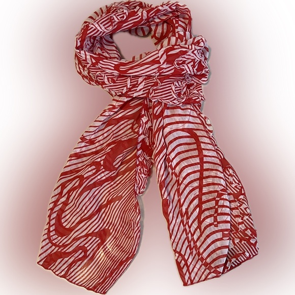 🇮🇹🎉Fun Textured Larioseta Oblong Scarf — Red & White | 9”W x 62”L - Picture 6 of 16